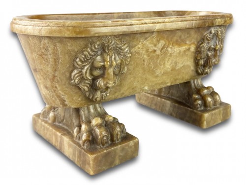 Decorative Objects  - Alabastro fiorito model of a Roman bath. Italian, early 19th century.