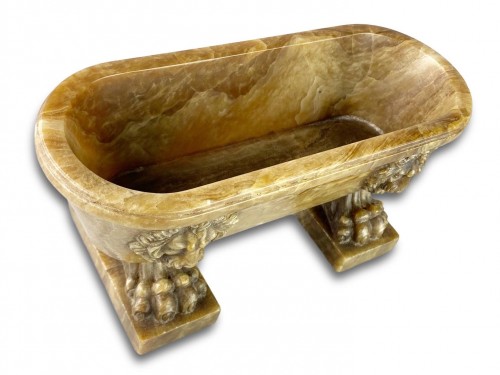 Alabastro fiorito model of a Roman bath. Italian, early 19th century. - 