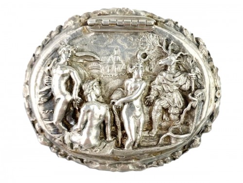 Repoussé silver box. Italian, late 17th century.