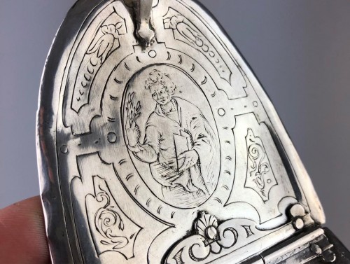 Engraved silver incense boat. Italian, second half of the 17th century - Antique Silver Style 