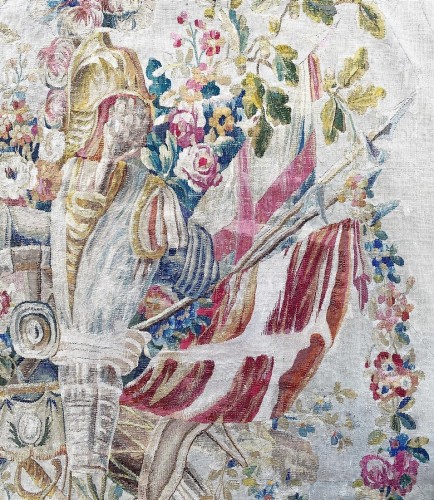 Antiquités - Tapisserie à colonnes dans le goût de J.B Huet. Aubusson, vers 1780.