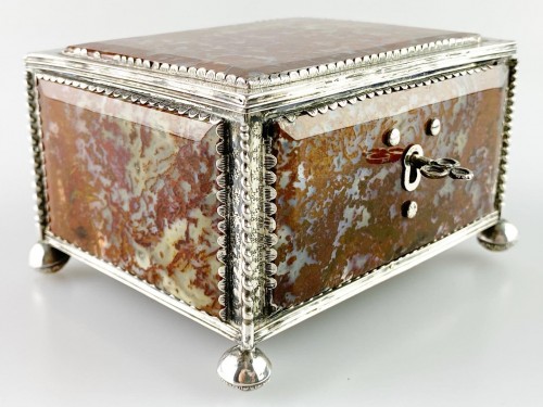 17th century - Silver moss agate casket. South German, late 17th century.