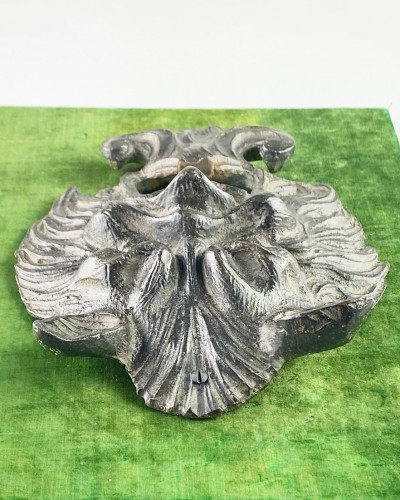 Bronze door knocker back-plate. Northern Italy, late 16th century. - 