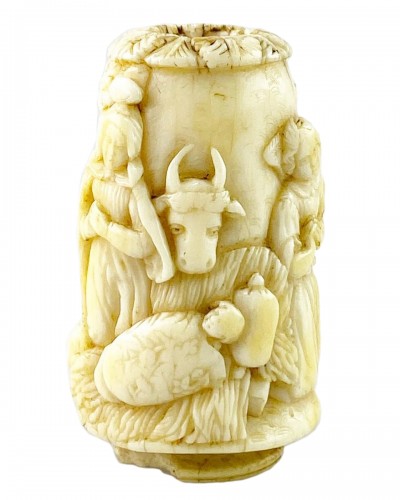Flasque à priser en ivoire. Néerlandais, fin du 17e siècle