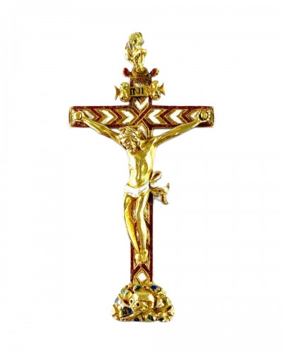 Pendentif cruciforme en or et émail - Allemagne seconde moitié du XVIe siècle.