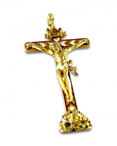  - Pendentif cruciforme en or et émail - Allemagne seconde moitié du XVIe siècle.