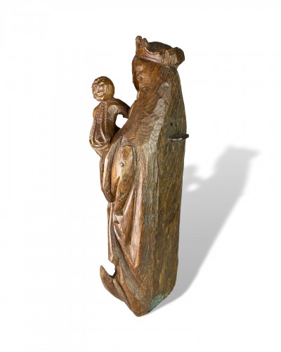 Antiquités - Oak Virgin and Child on a Crescent Moon. Bourgogne, early 16th century.