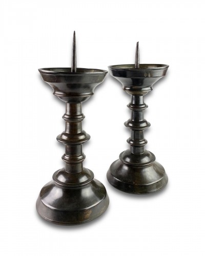 Large pair of patinated brass pricket candlesticks. Germany early 16th cent - Decorative Objects Style 