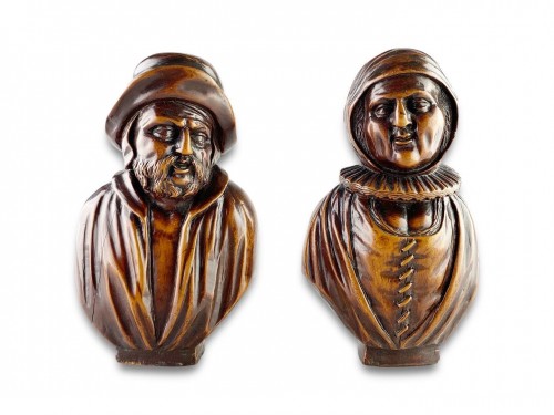 Antiquités - A pair of boxwood busts of a man &amp; his wife. Flemish, mid 18th century.