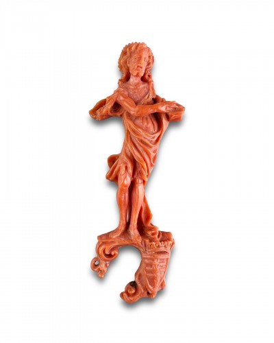 Art sacré, objets religieux  - Sculpture de corail de Trapani de Saint Jean-Baptiste. Sud de l'Italie, XVIIe siècle.