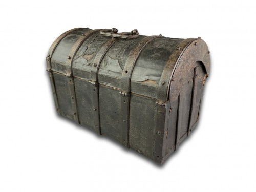 Iron mounted cuir bouilli (boiled leather) casket - France15th century - 