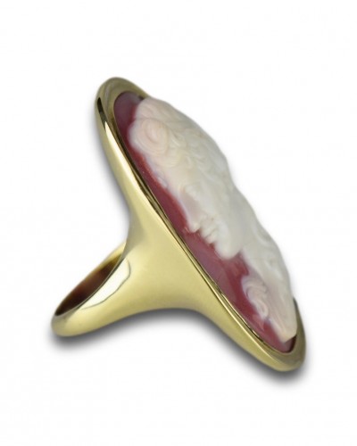 Bijouterie, Joaillerie Bagues - Bague en or sertie d'un camée en agate de Vénus, Italie XVIIIe siècle