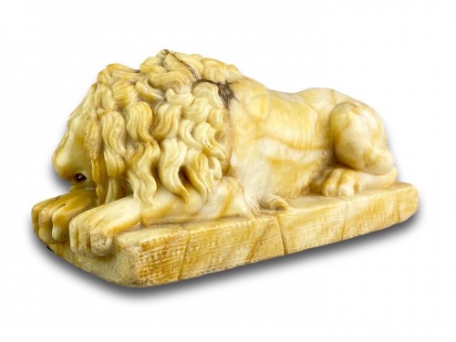 Sculpture Sculpture en Marbre - Paire de lions de Canova en albâtre, Italie XIXe siècle