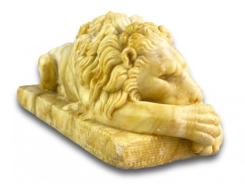 XIXe siècle - Paire de lions de Canova en albâtre, Italie XIXe siècle