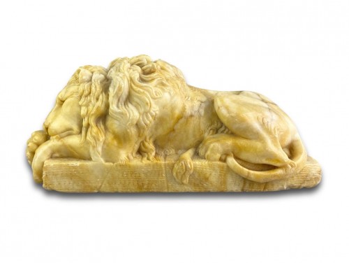 Antiquités - Paire de lions de Canova en albâtre, Italie XIXe siècle