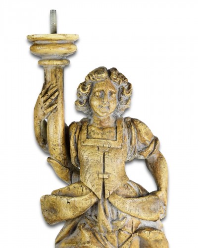 Paire de torchères en bois sculpté représentant des anges, Espagne XVIIe siècle. - Matthew Holder