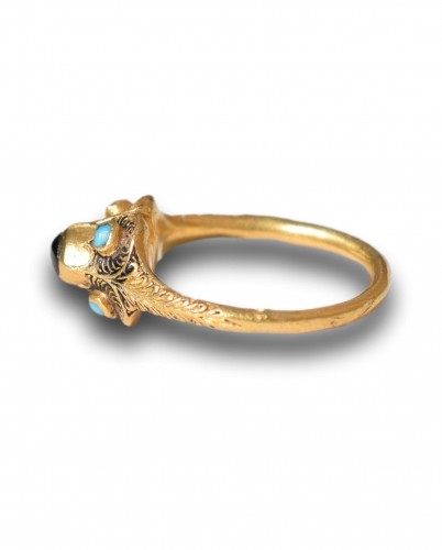 Antique Jewellery  - Renaissance Gold Ring With Turquoises And A Garnet. European, 16th Century.