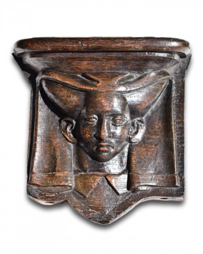 Antiquités - Misericord of a girl. Netherlandish, Circle of Claes de Bruyn, 15th century