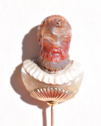 Agate bust of Henri IV, King of France and Navarre. French, late 16th centu - 
