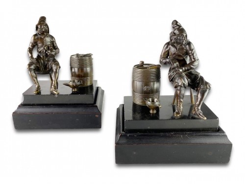 18th century - Pair of bronze smoking companions, manner of Pierre Xavery. Dutch, 18th cen