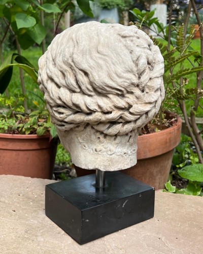 Renaissance marble head of a noble lady. School of Fontainebleau, 16th c - Sculpture Style 