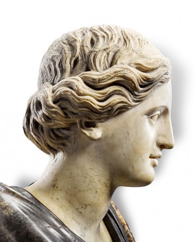 Sculpture Sculpture en Marbre - Buste de femme en marbre et bronze, Italie XIXe siècle et avant