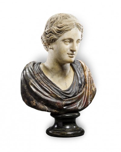 Mixed marble and bronze bust of a woman. Italy 19th century and earlier. - 