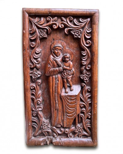 XVIIIe siècle - Relief en bois représentant  Saint Antoine et l'Enfant Jésus, Goa 18e siècle