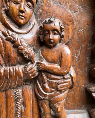  - Hardwood relief with Saint Anthony and the Christ Child. Goa, 18th century.