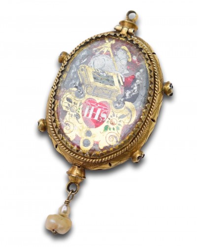 Pendentif en vermeil et cristal de roche en verre églomisé, Allemagne vers  1600 - Bijouterie, Joaillerie Style 