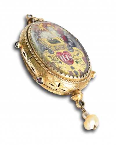 Antiquités - Pendentif en vermeil et cristal de roche en verre églomisé, Allemagne vers  1600