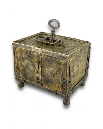 Objects of Vertu  - Renaissance miniature gilded brass Jewel casket South German, 17th century