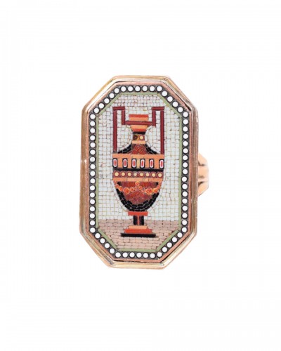 Neo-Classical micromosaic twin handled vase ring. Italian, circa. 1800.