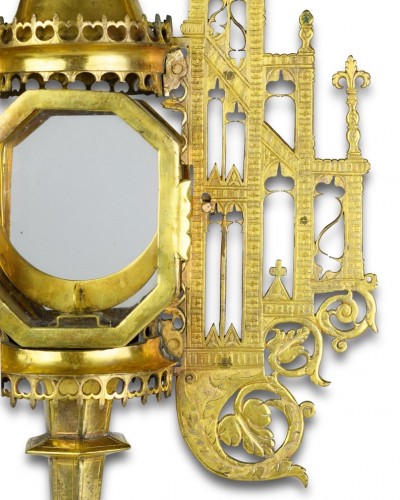 Art sacré, objets religieux  - Ostensoir Renaissance en cuivre doré. France ou Allemagne daté de 1578