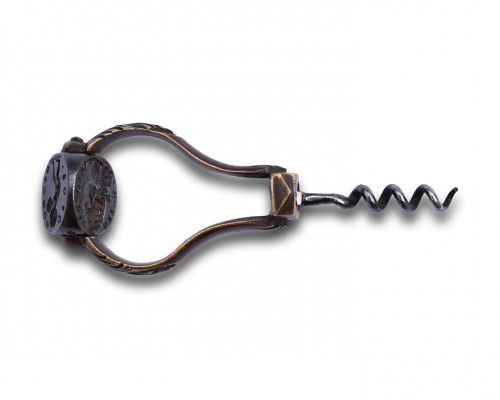 Objects of Vertu  - Rare Travelling Corkscrew With A Swivelling Fob Seal. English, Circa. 1720.