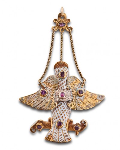 Antique Jewellery  - Gold and enamel pendant in the form of a Dove. Spanish, 16th - 17th century