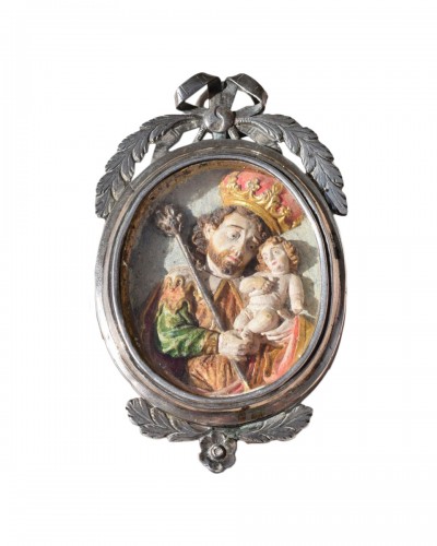 Pendant with a relief of Saint Joseph &amp; the Christ Child. Mexican, 18th cen