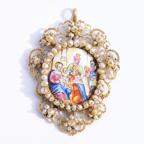Devotional gold pendant with the Adoration of the Magi. Holland, 18th centu - Antique Jewellery Style 