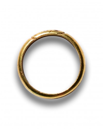 Substantial gold memento mori skull ring. English, early 18th century. - 