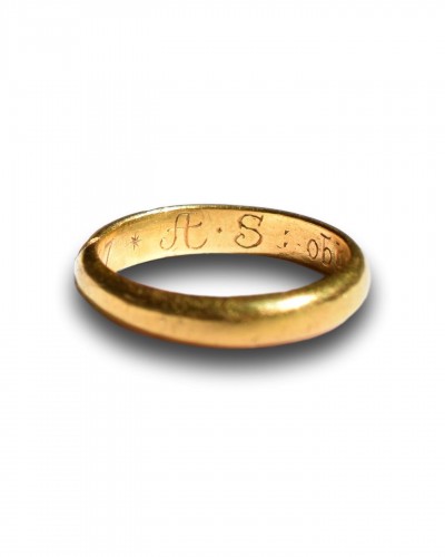Substantial gold memento mori skull ring. English, early 18th century. - 
