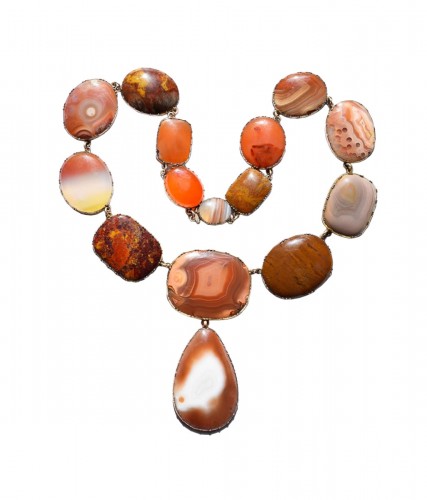 Specimen agate rivière necklace. English, early 19th century and later.