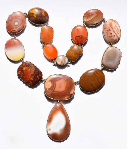 Agates montées en collier, Angleterre début du XIXe siècle et plus tard - Bijouterie, Joaillerie Style 