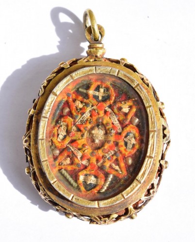 Antiquités - Pierced Silver Gilt Reliquary Pendant. Spanish, Early 17th Century.