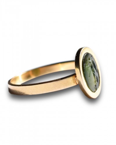 Antique Jewellery  - Gold Ring With A Roman Chromium Chalcedony Intaglio Of The Goddess Nike.