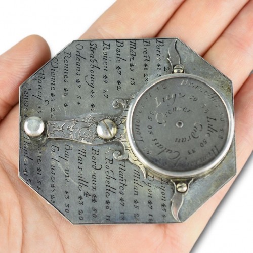 Antiquités - Cadran solaire et boussole de poche en argent, signé " Butterfield Paris "
