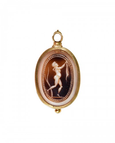 Gold Pendant With An Agate Intaglio Of The Bathing Venus. Italian, C.1700.