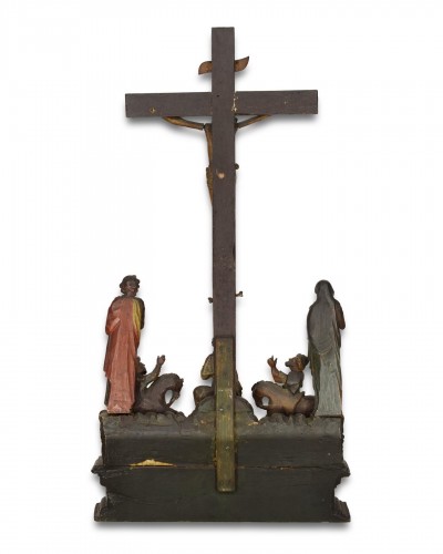 Antiquités - Retable de calvaire en bois polychrome, Français milieu du XVIe siècle