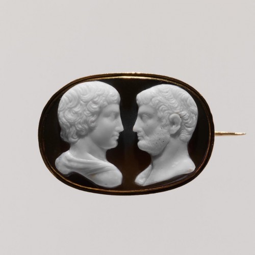Camée en agate aux bustes de l'Empereur Hadrien et Ad' ntinoüs, Italie vers 1700. - Bijouterie, Joaillerie Style 