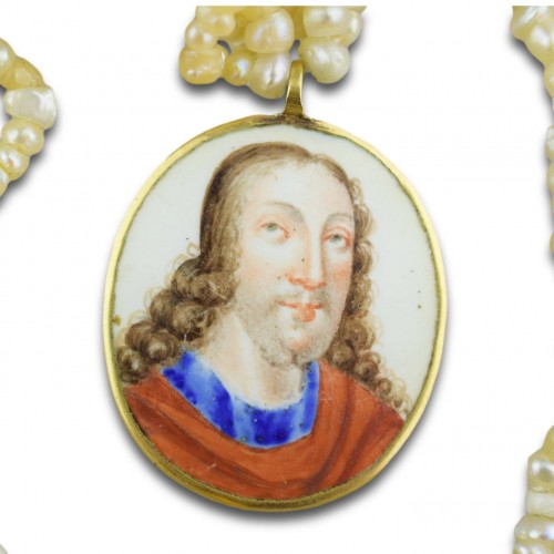 Pendentif en or et émail représentant le Christ et la Vierge, France XVIIe siècle - 