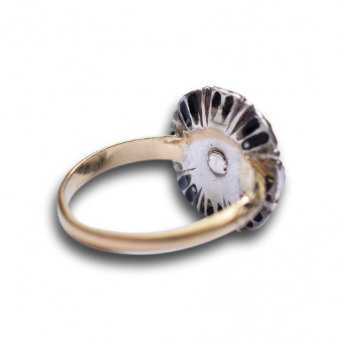 Bague en grappe de cristal Stuart - Angleterre vers 1700 - Matthew Holder